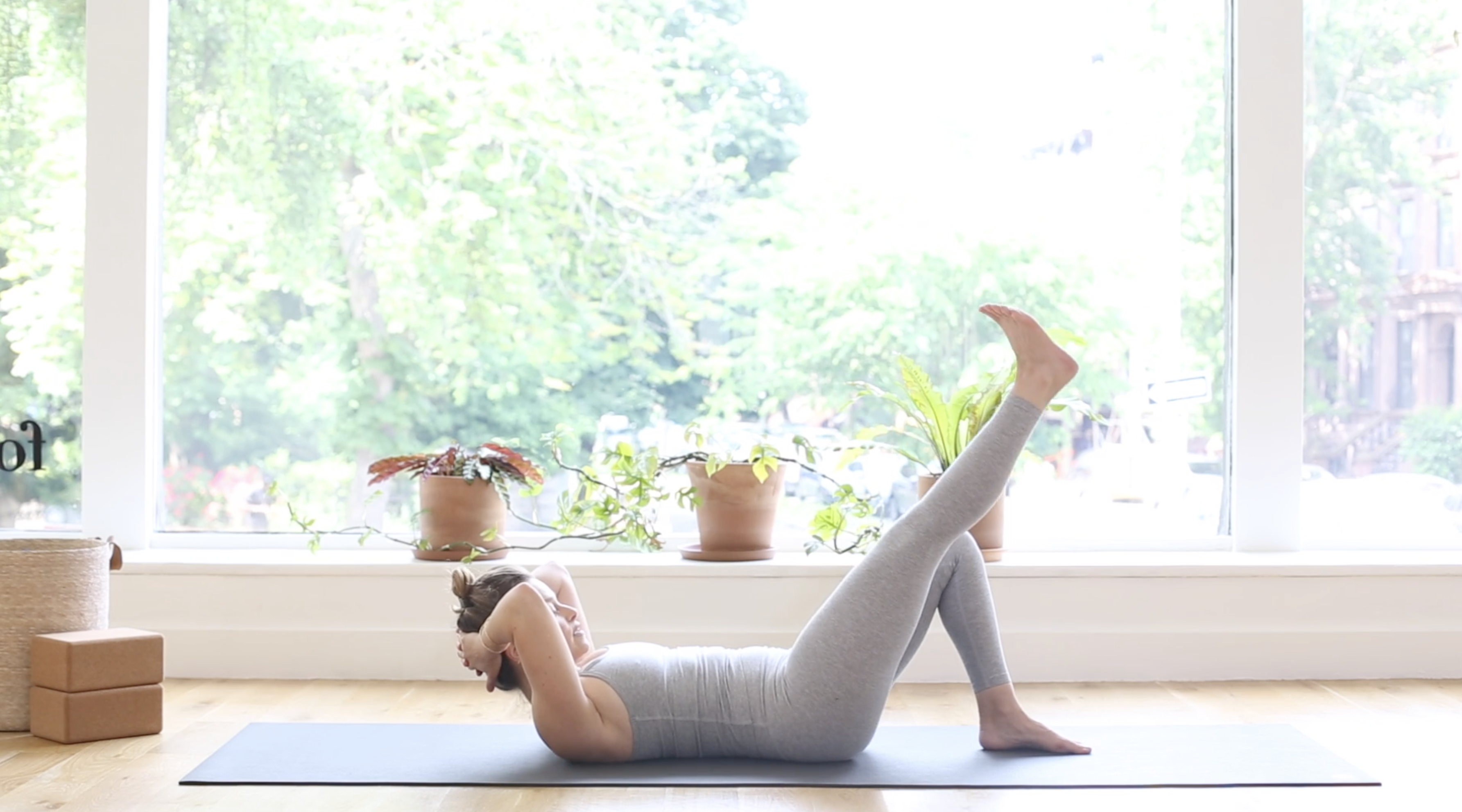 37. Build Your Fort - Ab focused w/Ashley R.