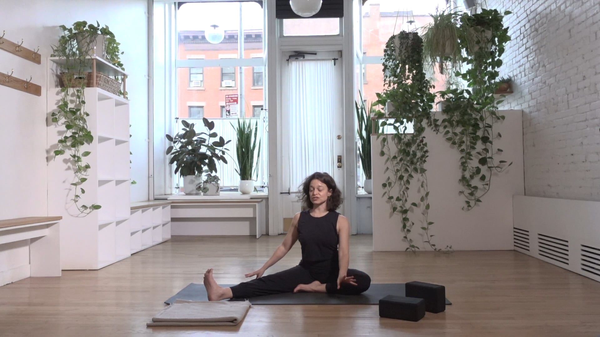13. Build Your Fort - Restorative Flexibility w/Ashley R.
