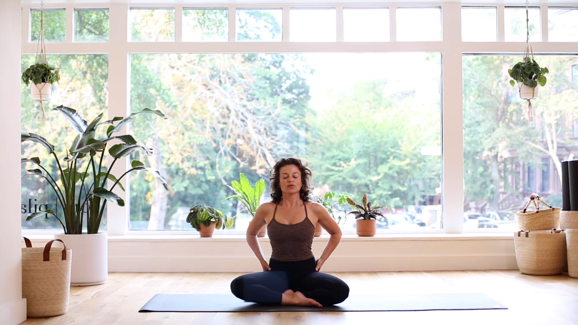 28. Build Your Fort - Shoulder and Neck Release w/Ashley R.