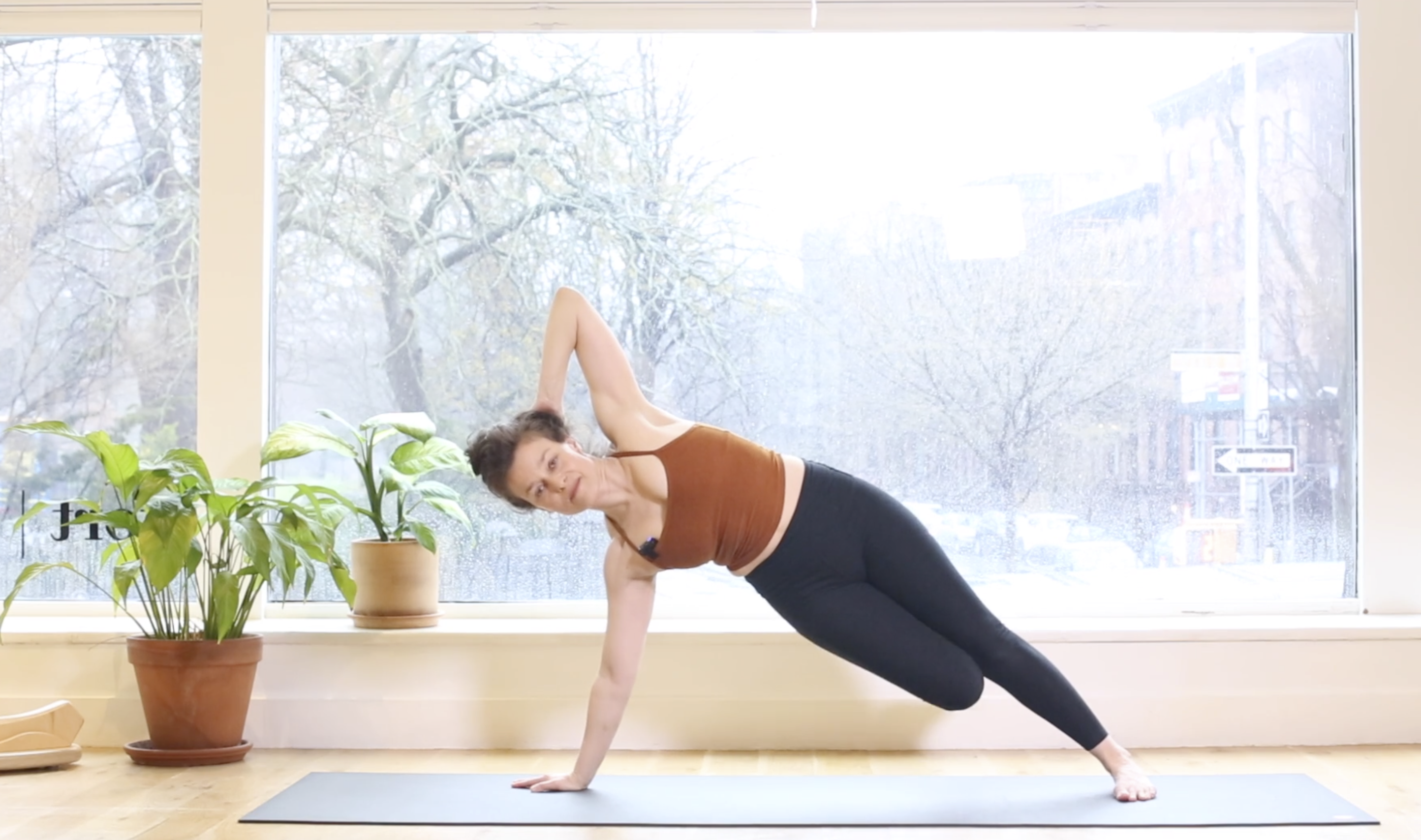 72. Build Your Fort: Flexion & Extension w/Ashley R.