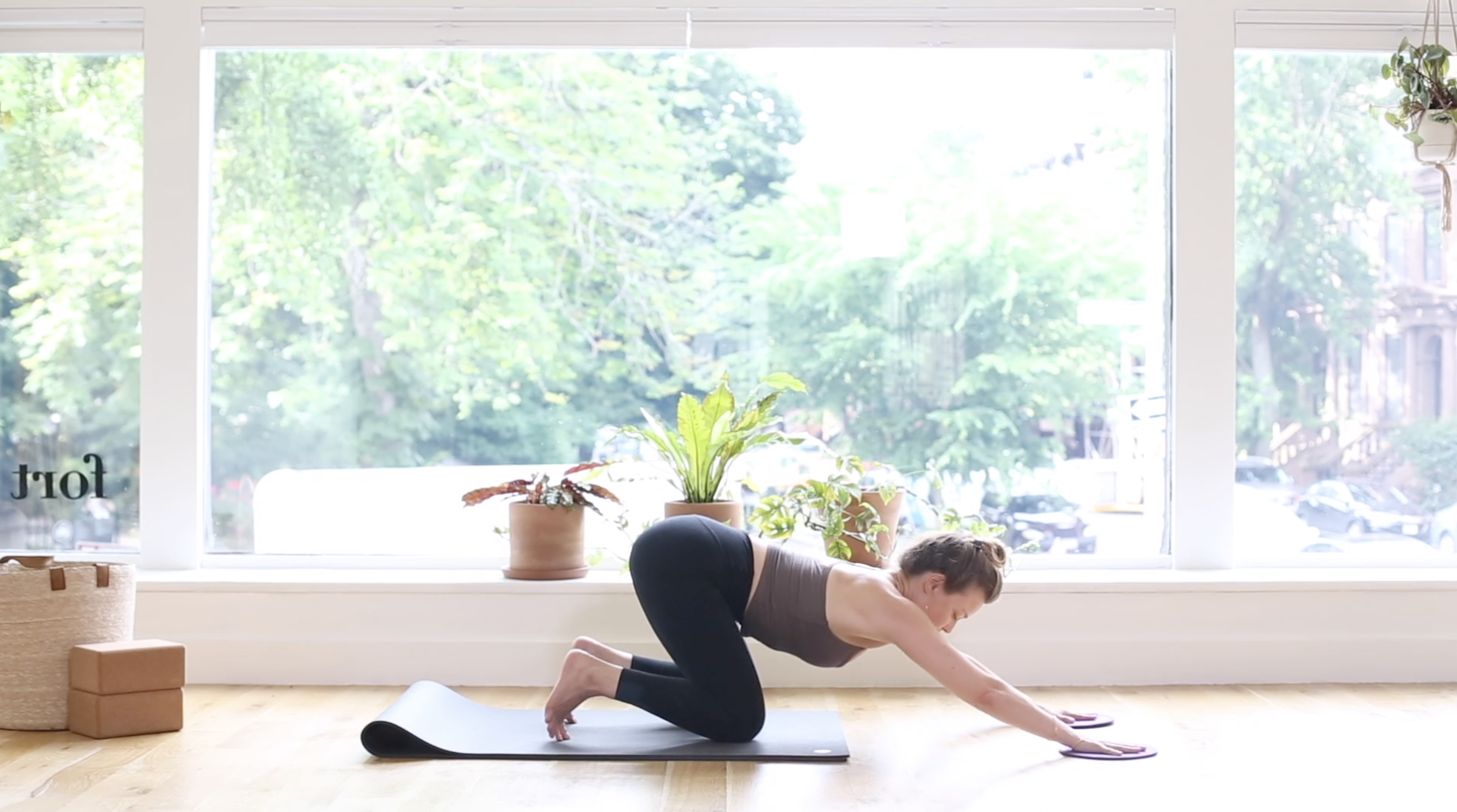 31. Build Your Fort - Glider Class w/Ashley R.