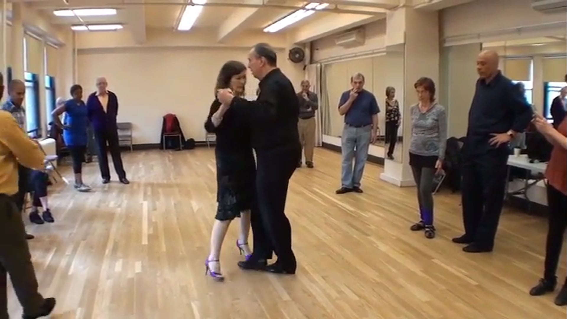 La Media Vuelta With Leader Rulo And Sacada