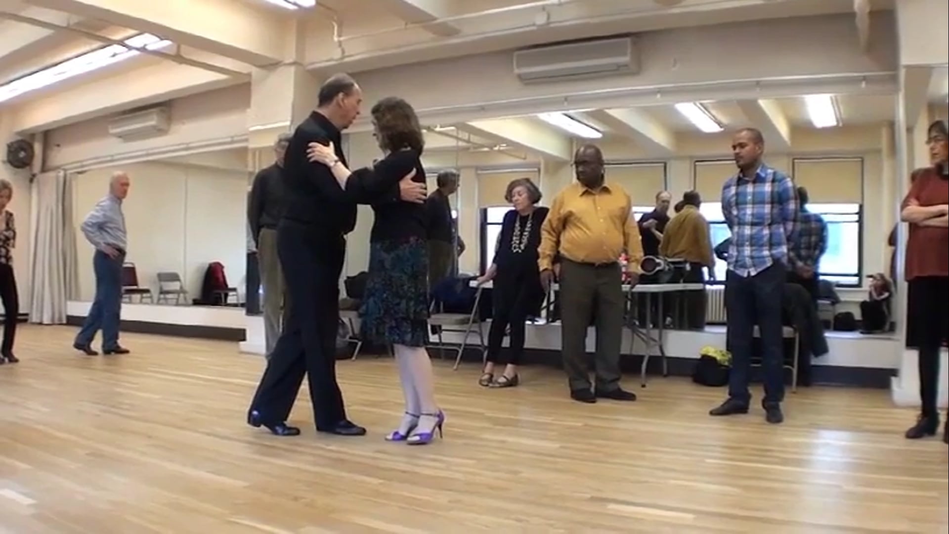 La Media Vuelta With Leader About Face