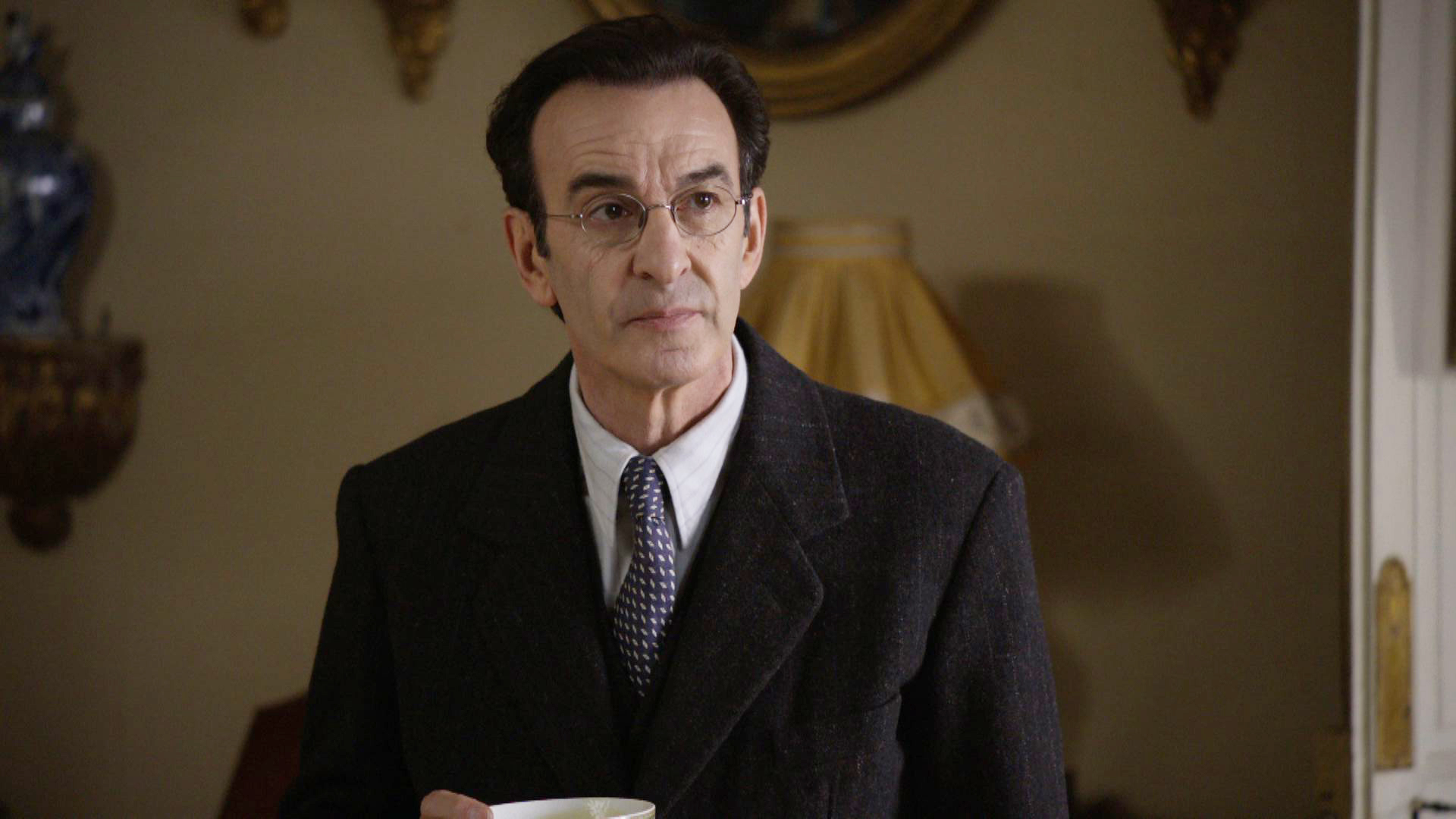 A French Village: Our Father (October 17, 1941) (Sn 2 Ep 2)