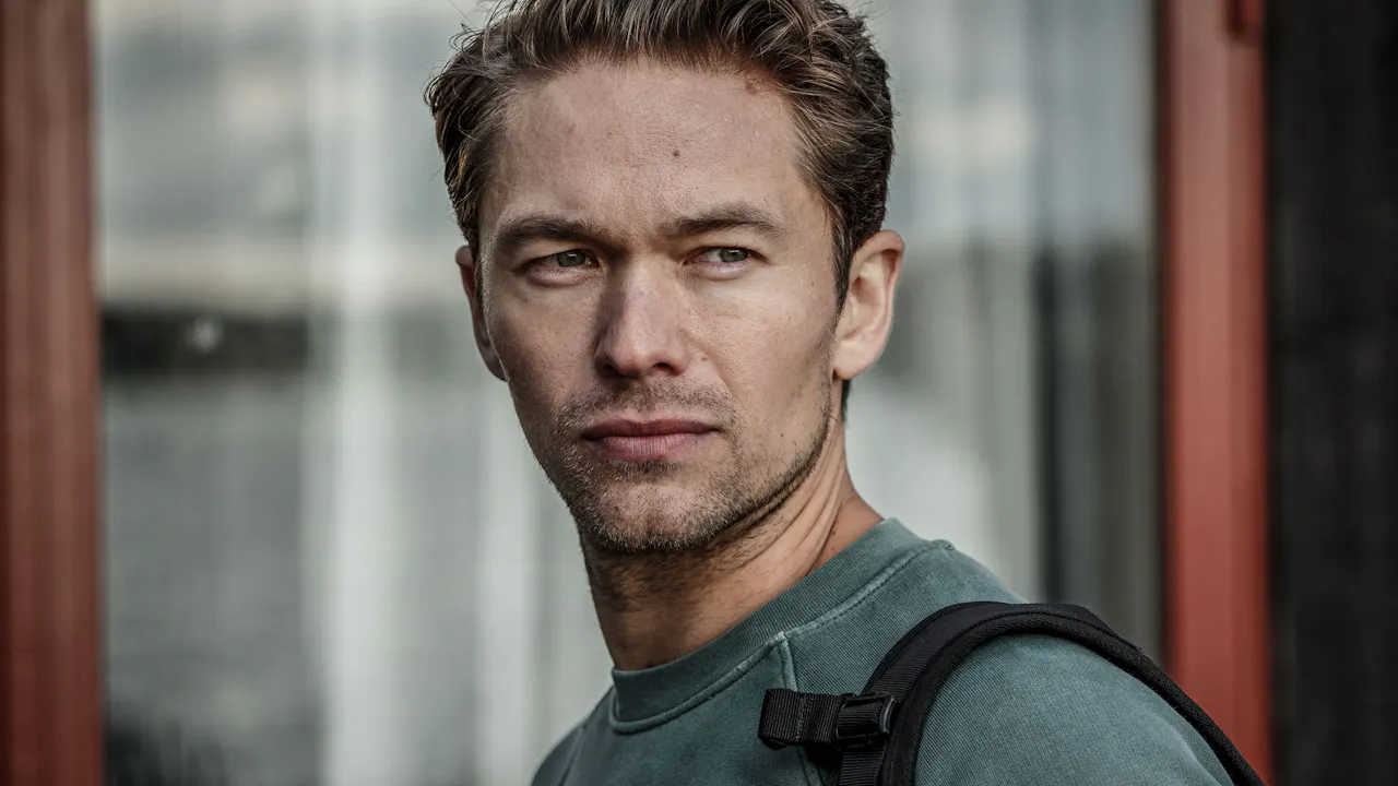 Agent Hamilton: Episode 06 (Sn 1 Ep 6) - Season 1 - MHz Choice