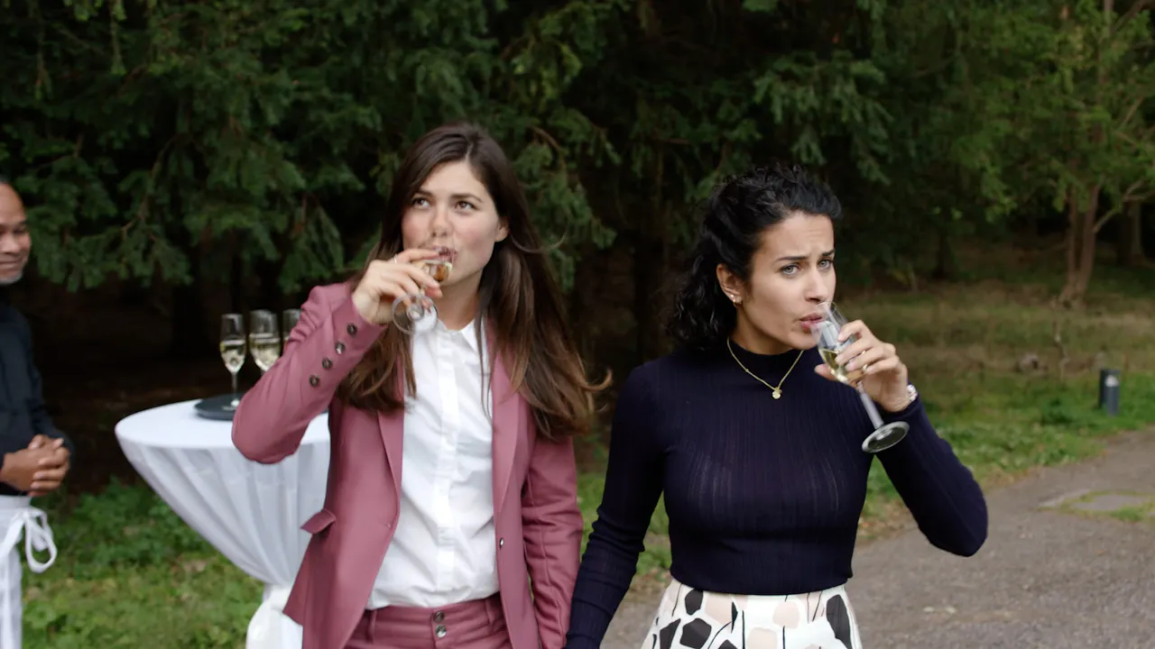 Anne+: Esther+Noa - Season 2 - MHz Choice