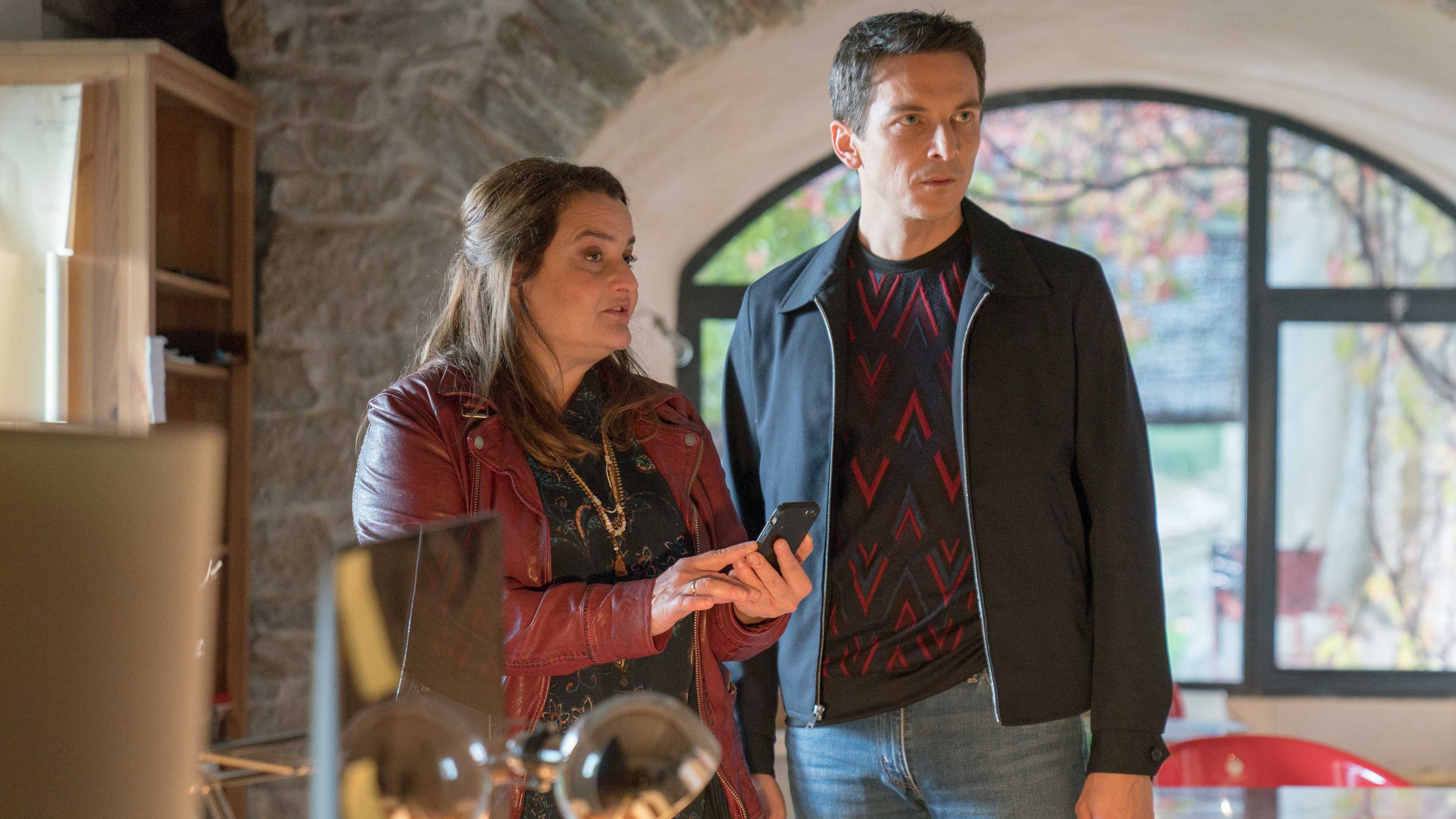 Tandem: The Woman with Two Faces