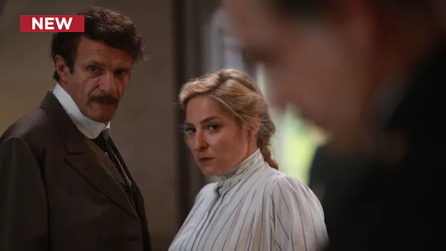 Mystery in Paris: Mystery at the Plac...