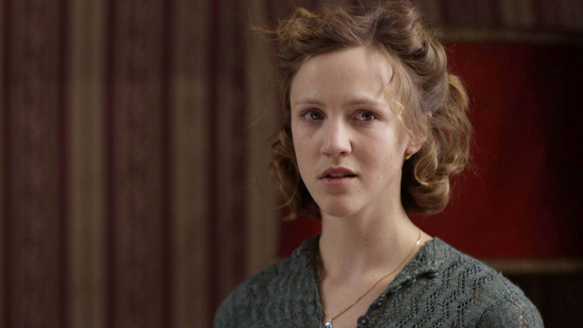 A French Village: The Stakeout (October 19, 1941) (Sn 2 Ep 3)