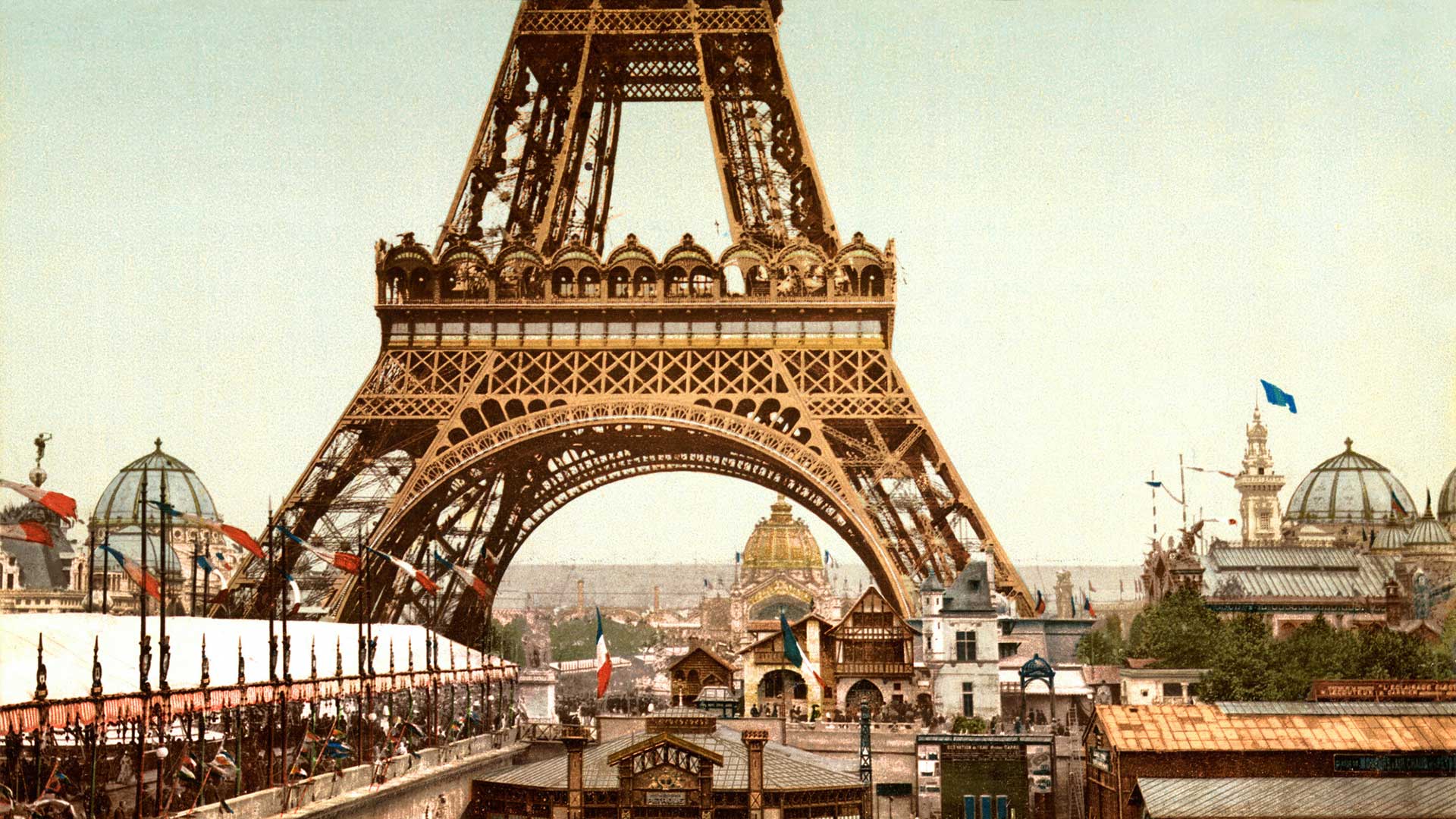 Paris 1900: The City of Lights