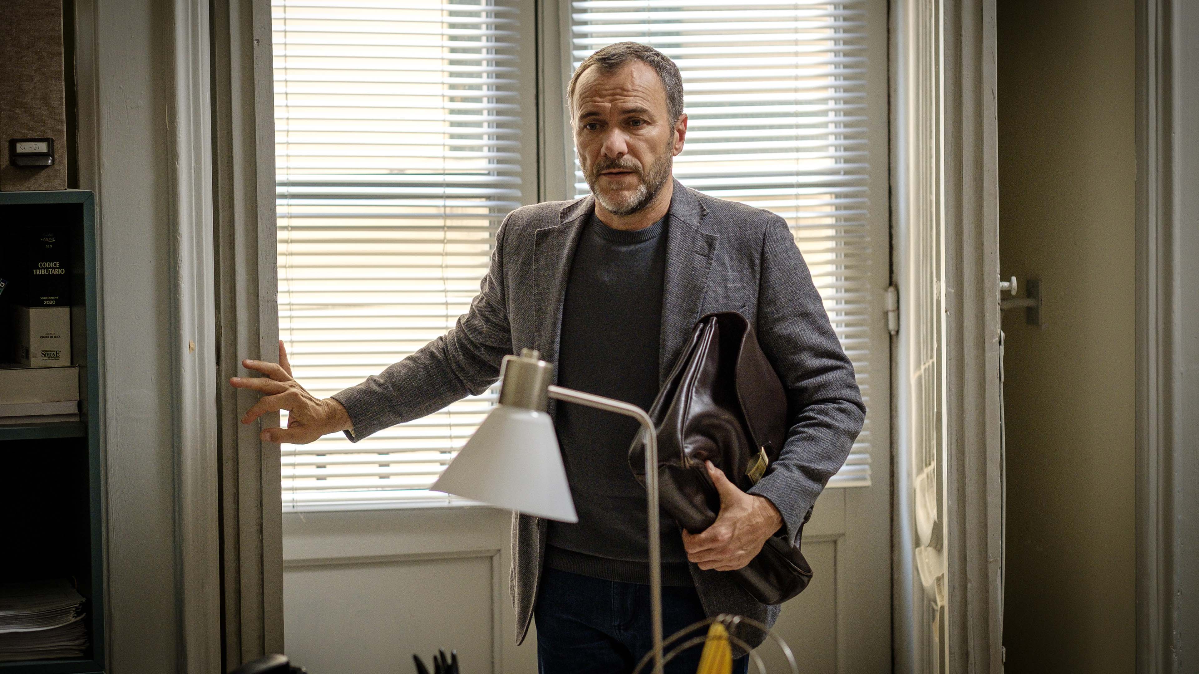 Vincenzo Malinconico-The Italian Lawyer: The Refrigerators of Lonely Men, Part 2