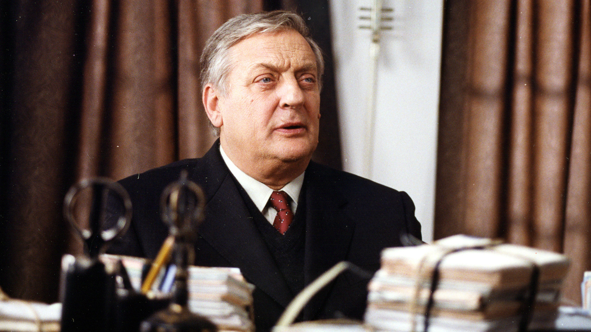 Maigret: Little Pigs Without a Tail (Sn 8 Ep 5)