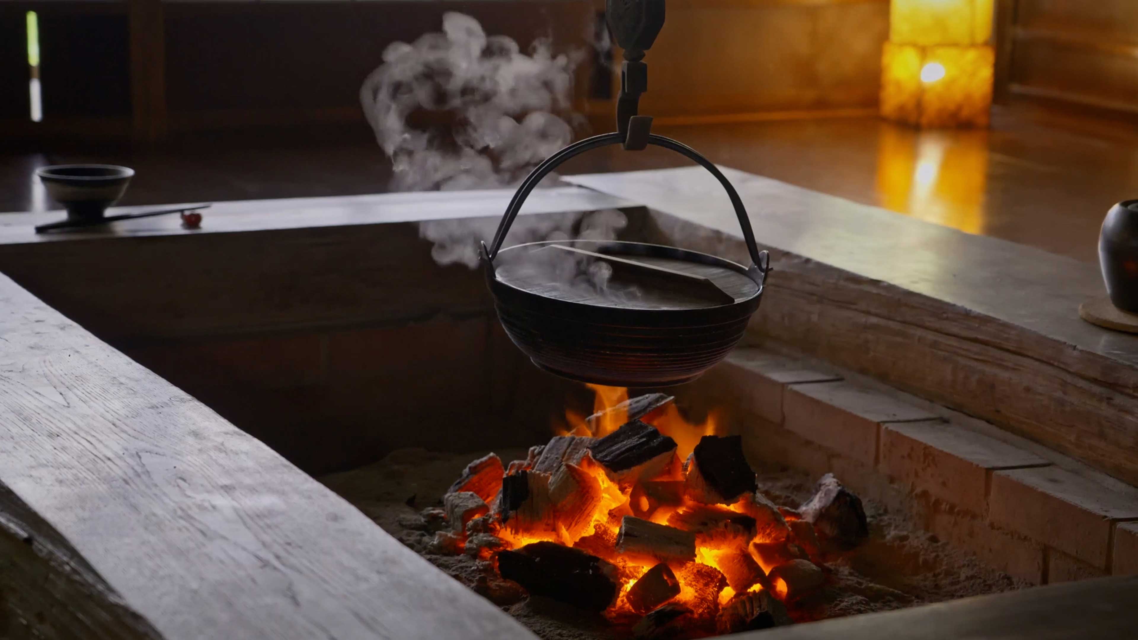 Fireplaces of the World: Japan (with music)