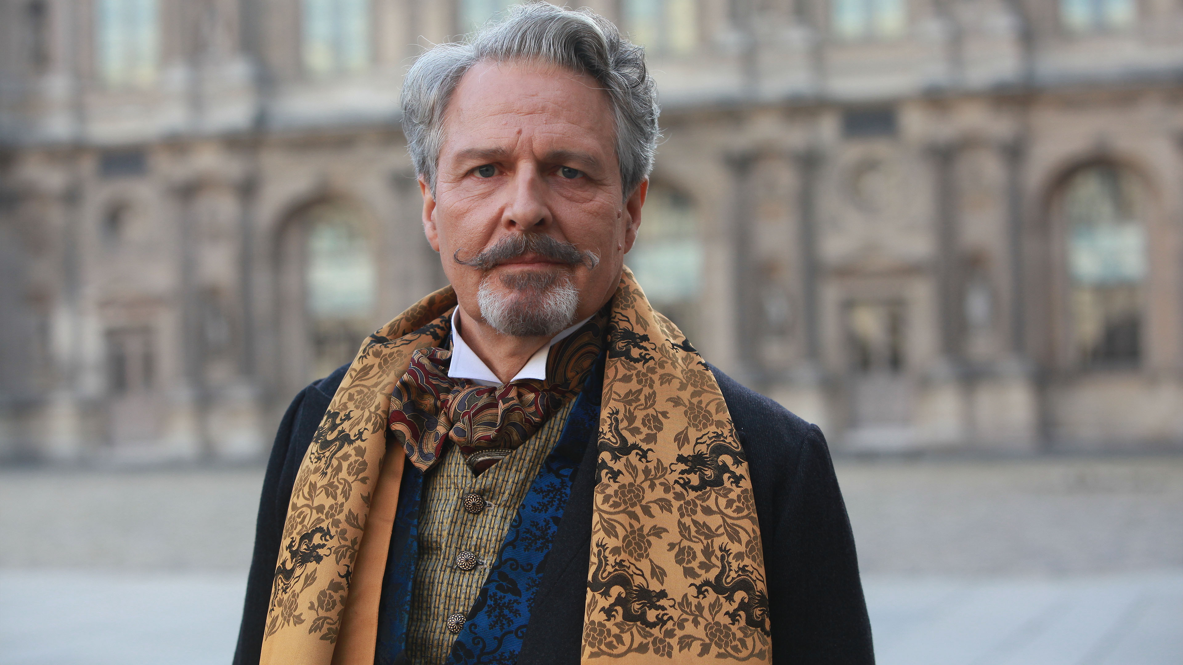 Mystery in Paris: Mystery at the Louvre Museum