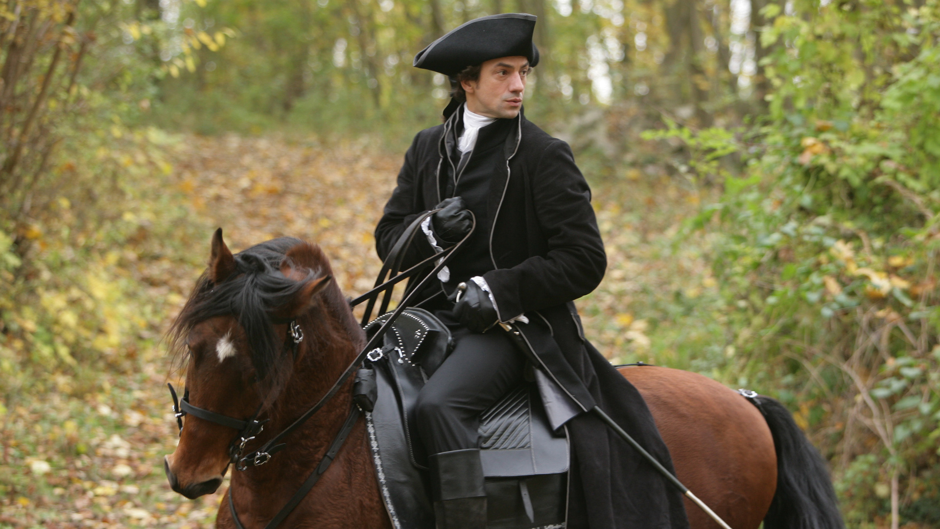 Nicolas Le Floch: The Blancs-Manteaux Enigma (Sn 1 Ep 2)