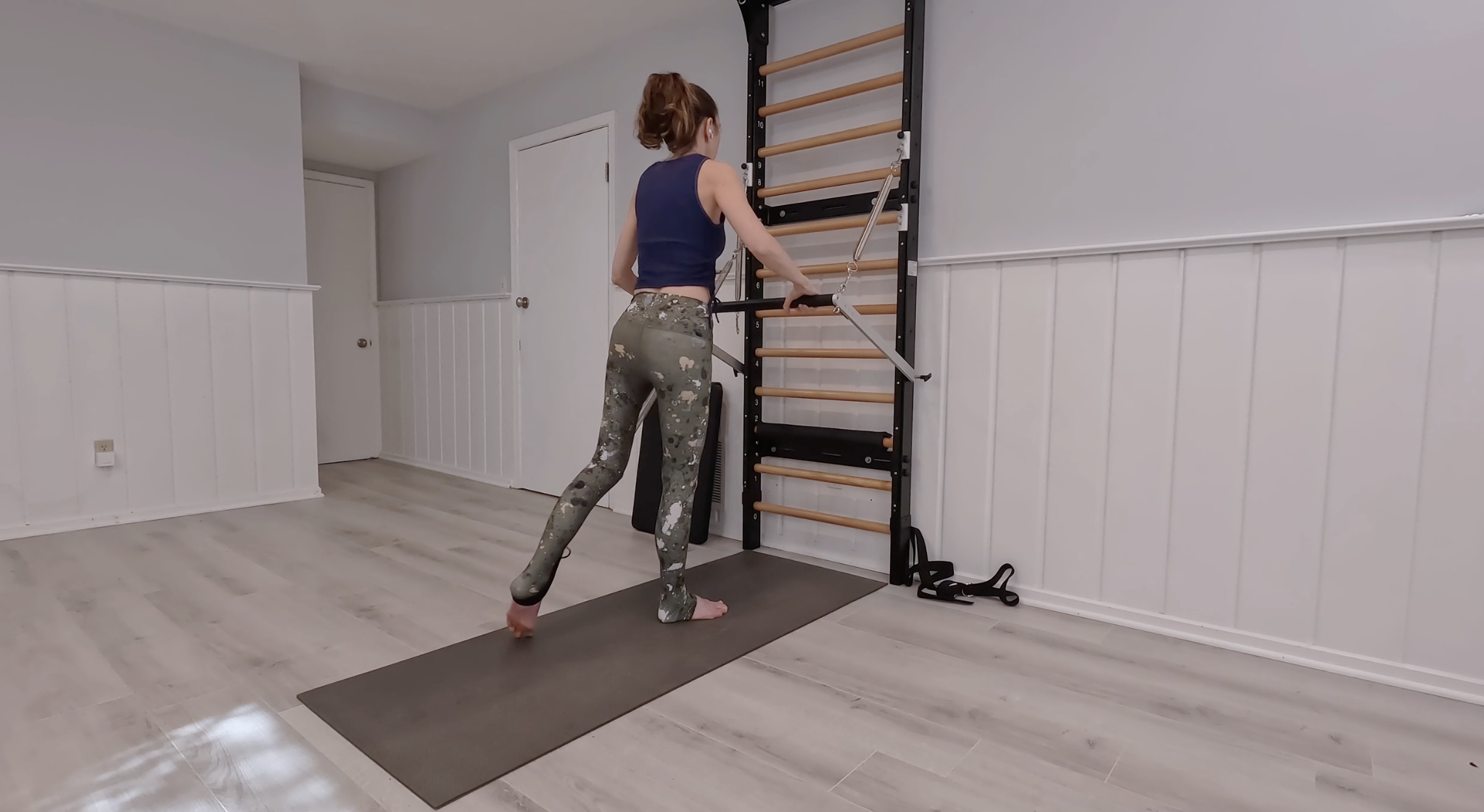 Mariska 15 - The Push Through Bar