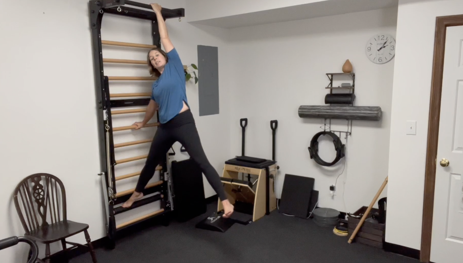 Anna Ladder 1 - Hanging in Planes