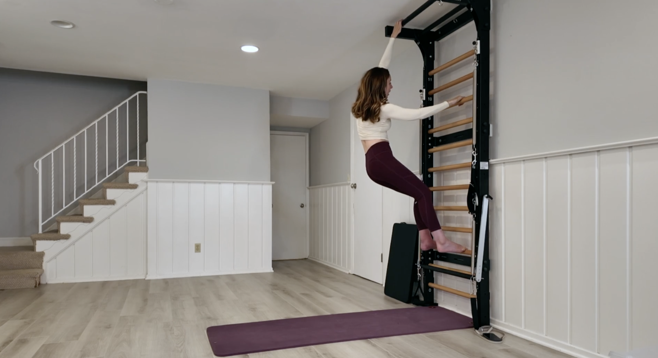 Mariska  Ladder 28 - Sidebending