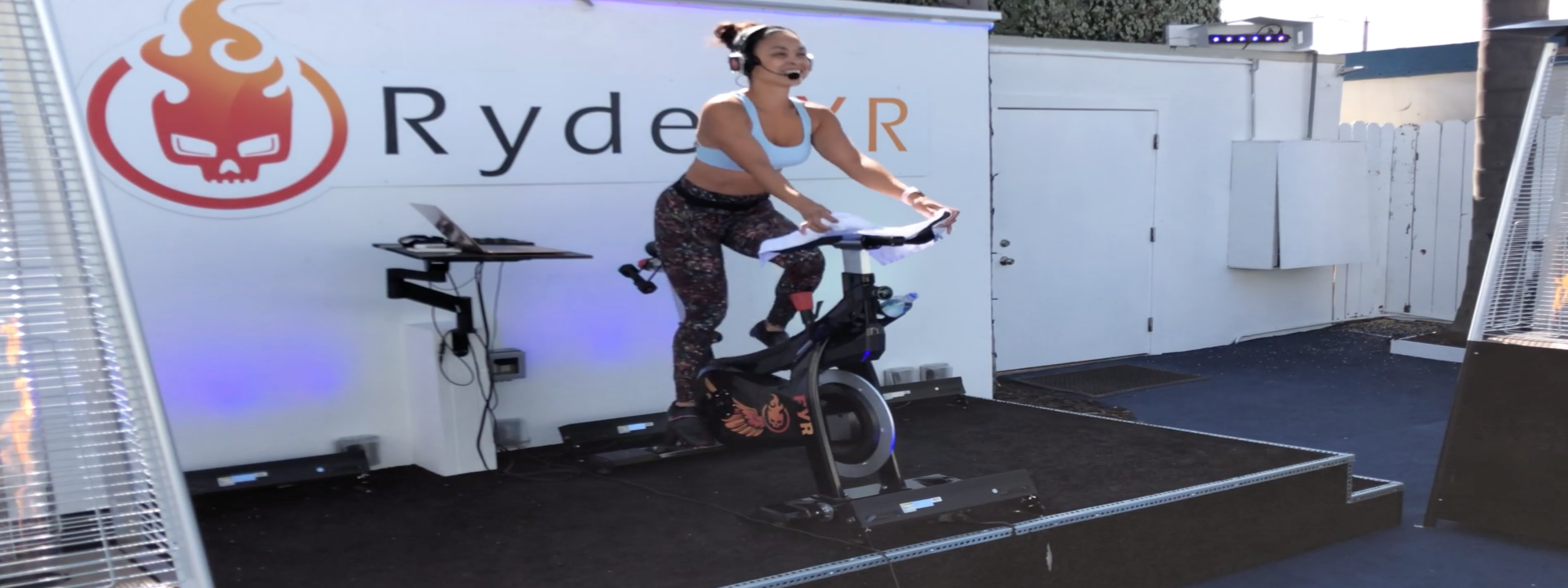 FYR QUICKIE - 24 MIN - LIVE OASIS RYDE