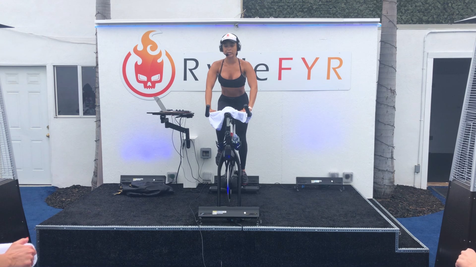 CLIMB FOR YOU - 32 MIN LIVE OASIS RYDE 