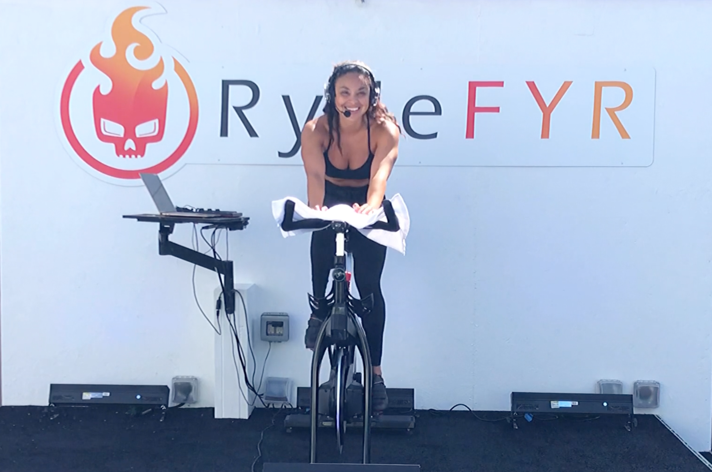 OASIS LIVE HIIT RYDE WITH CHEVY - 45 MIN