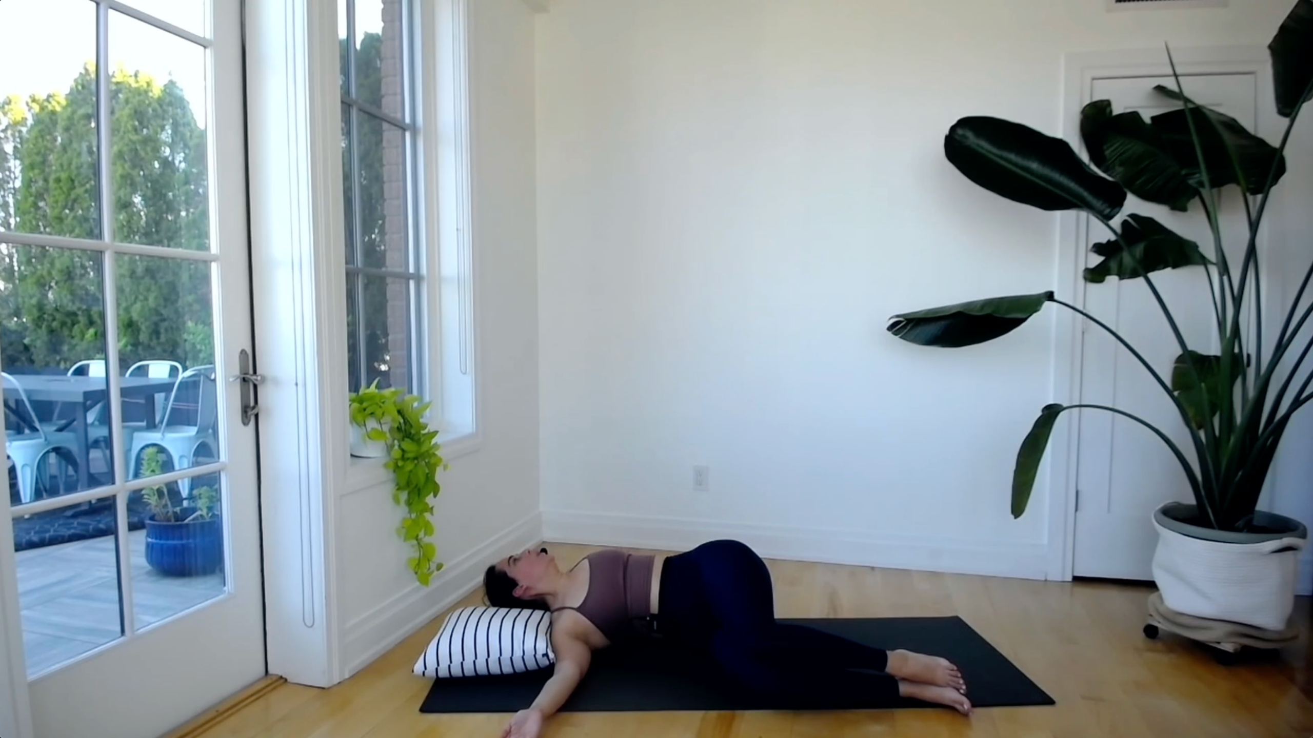 17 MIN STRETCH + FOAM ROLL