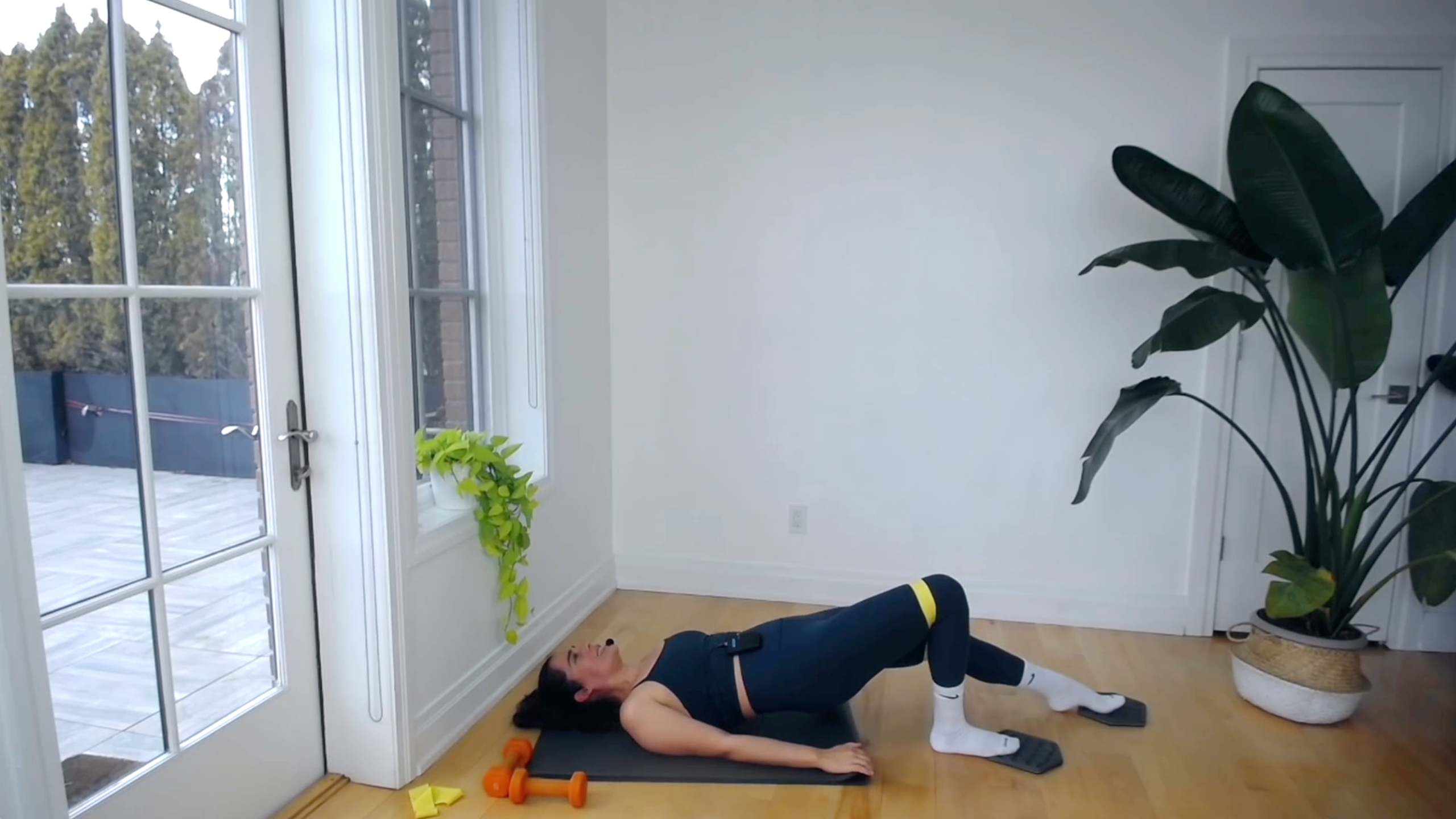 SCULPT EXPRESS 16: GLUTES + CORE