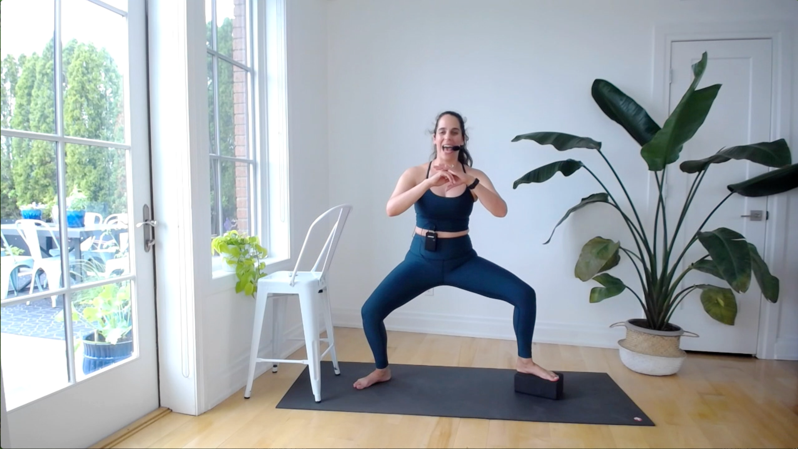 BARRE EXPRESS 8: YOGA BLOCK