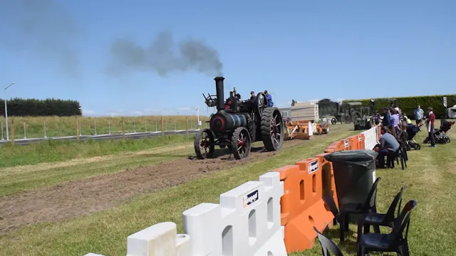 Tractors - Vintage and Modern Tractor...