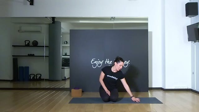 Morning Yoga με την Δήμητρα Σκούρα