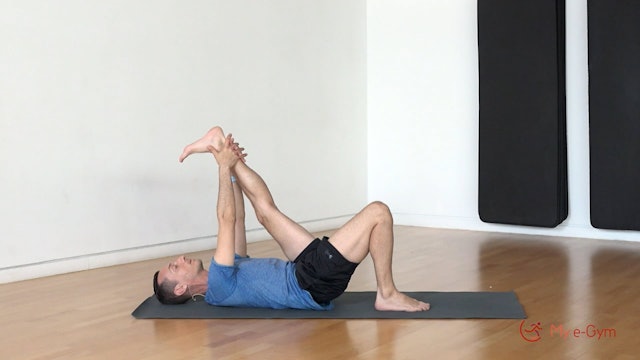 Morning yoga με τον Γιάννη Καραγιώργο