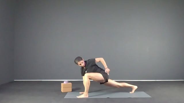 New to Yoga με την Βάλια Γιατζάκη