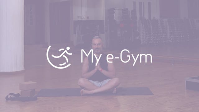 Morning yoga με τον Δημήτρη Κανδρή