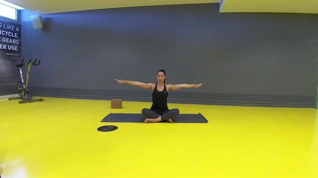 Morning Yoga με την Δήμητρα Σκούρα 