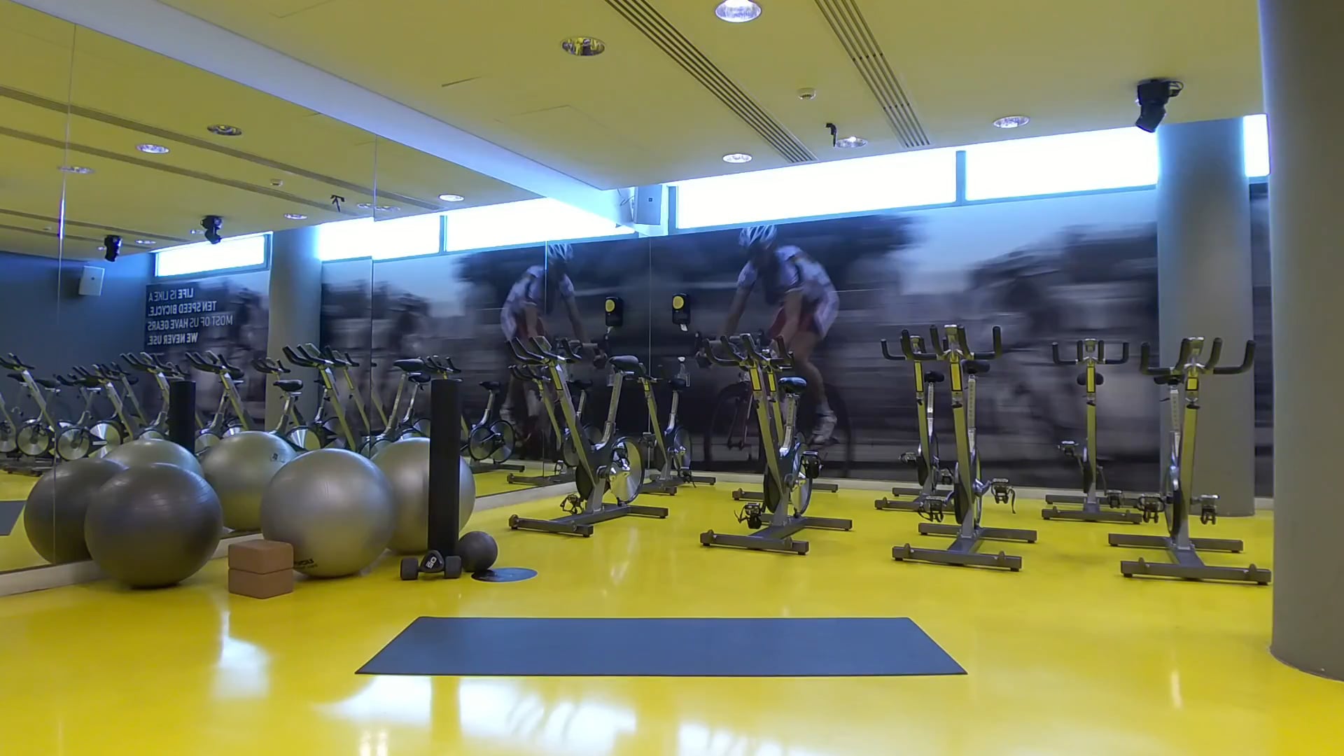 Pilates με τον Γιάννη Αβραμίδη