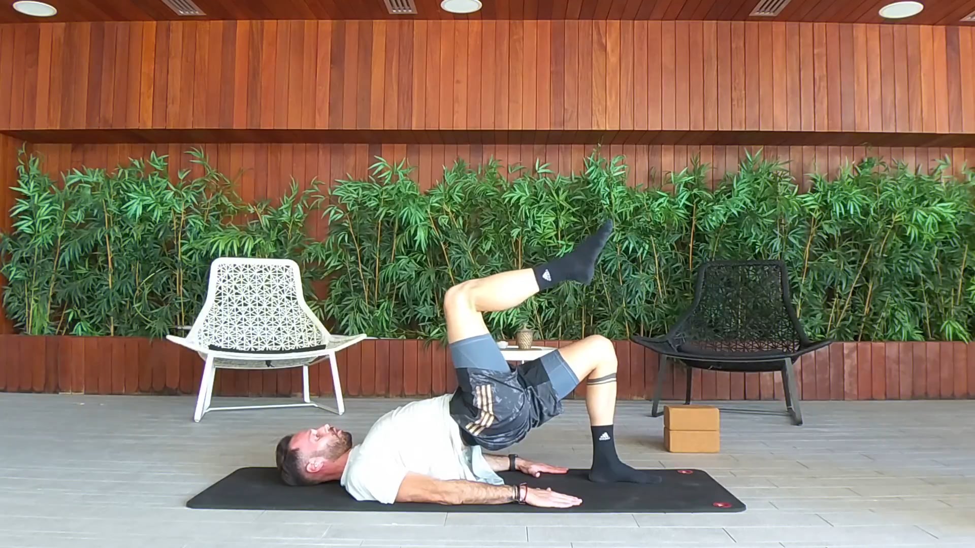 Pilates με τον Γιάννη Αβραμίδη