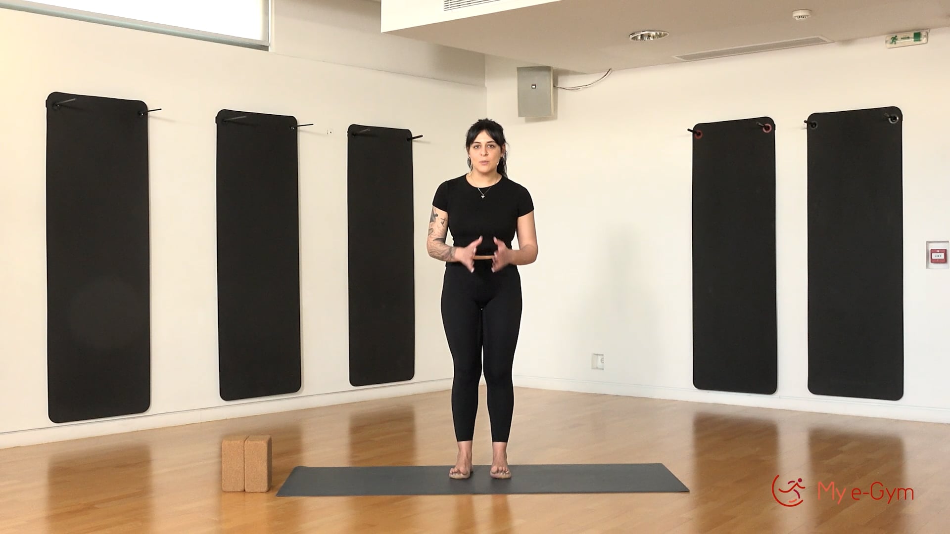 Morning Yoga με την Δήμητρα Τζούμα