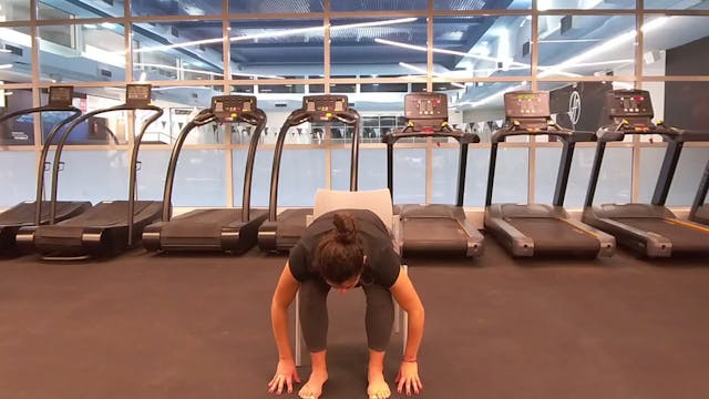 New to Yoga με την Βάλια Γιατζάκη