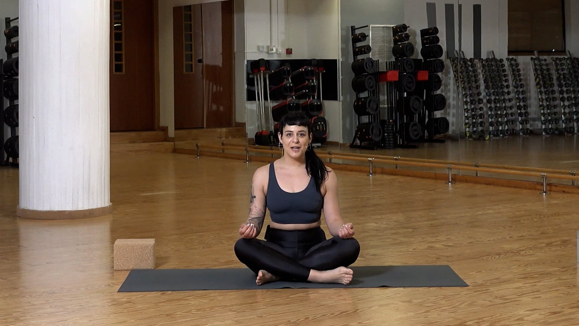 Morning yoga με την Δήμητρα Τζούμα