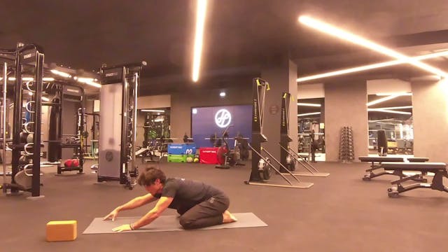 Morning Yoga με τον Ίων Μάγκο