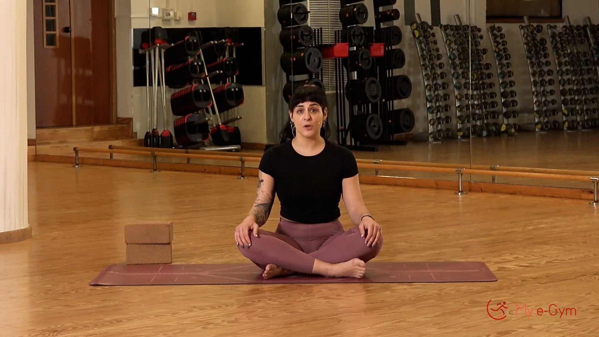 Morning yoga με την Δήμητρα Τζούμα