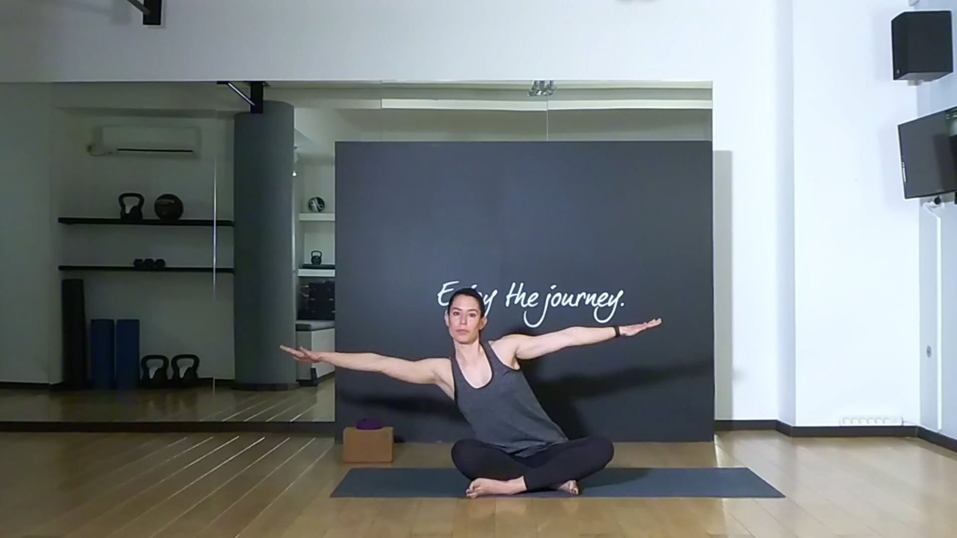 Morning Yoga με την Δήμητρα Σκούρα