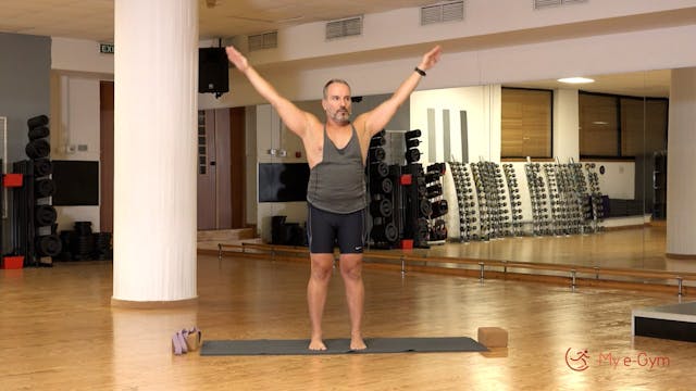 Yoga for Strength με τον Δημήτρη Κανδρή