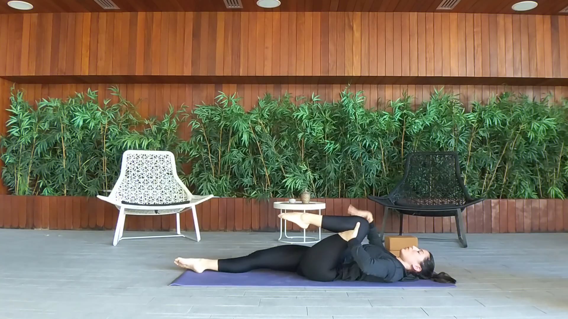 Morning Yoga με την Δήμητρα Σκούρα