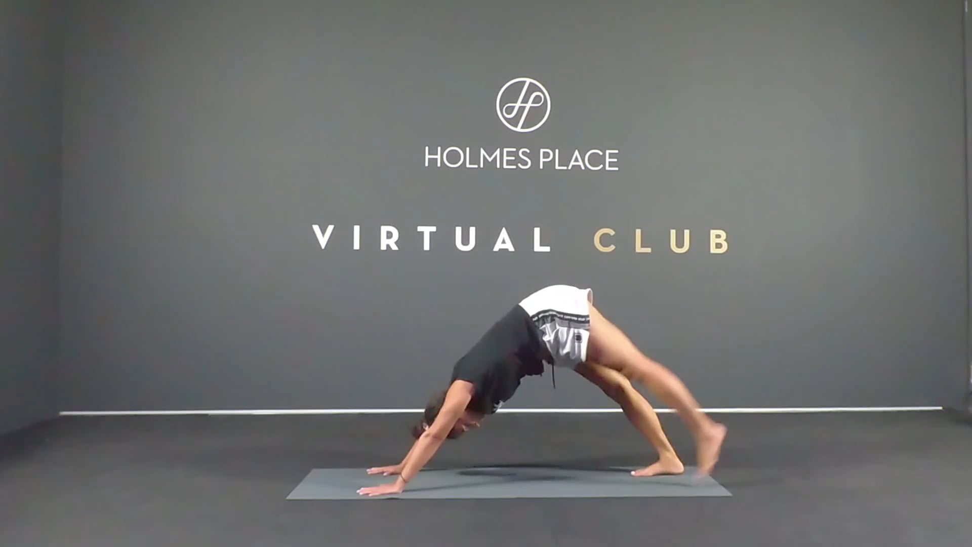 Yoga for Strength and Flexibility με την Βάλια Γιατζάκη