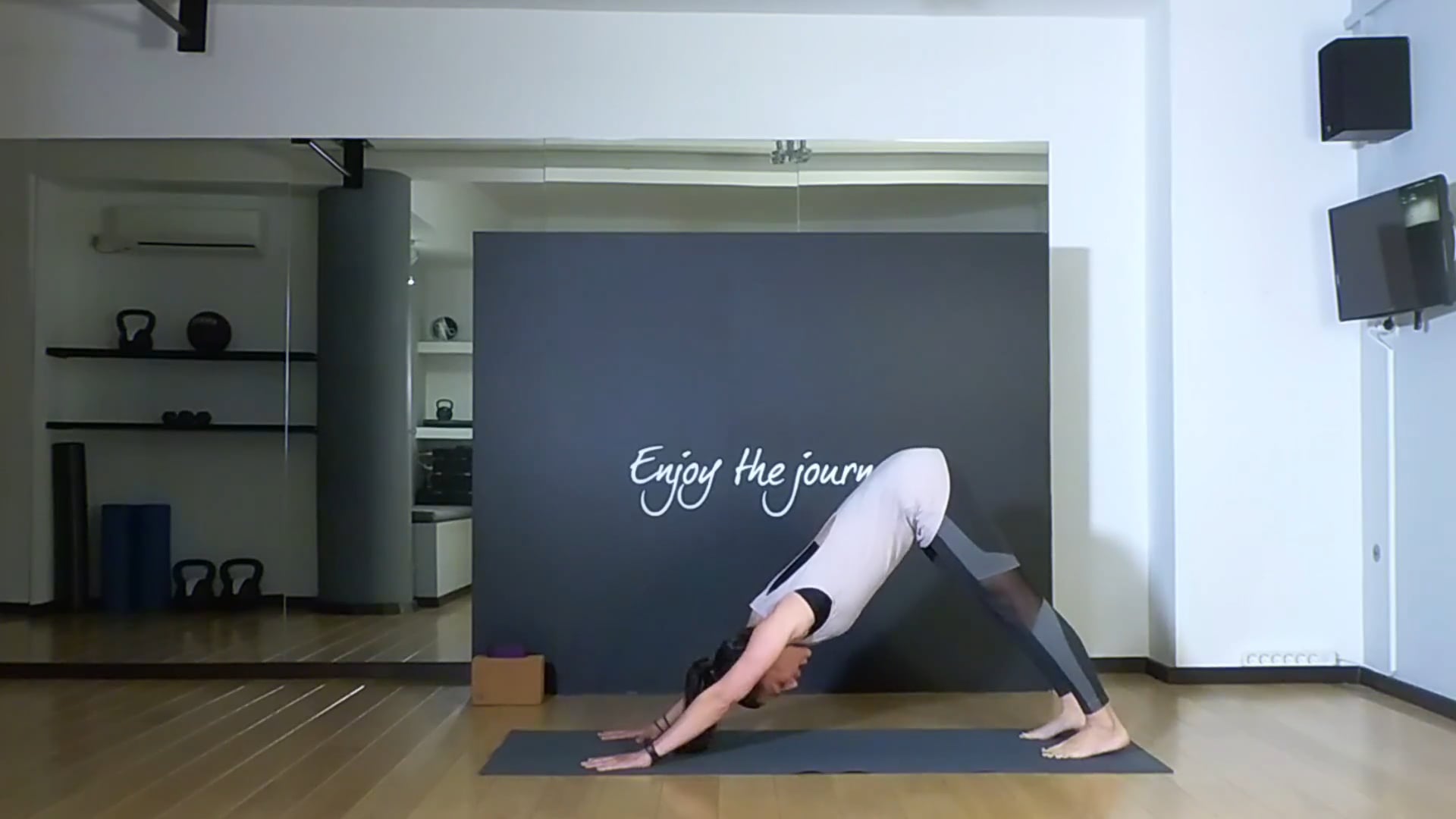 Yoga for Strength and Flexibility με την Δήμητρα Σκούρα