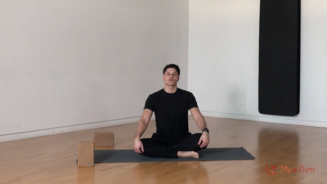 New to Yoga με τον ίων Μάγγο