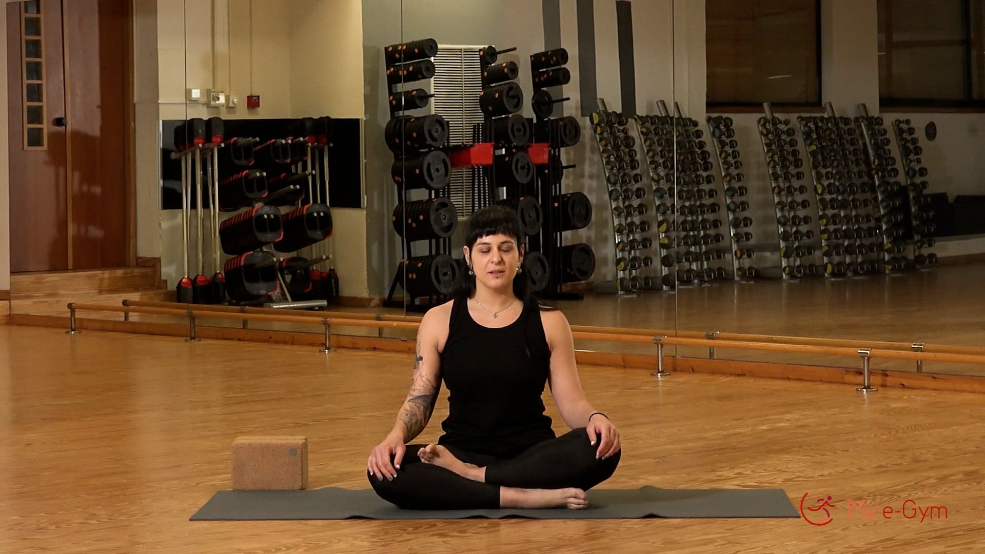 Morning yoga με την Δήμητρα Τζούμα