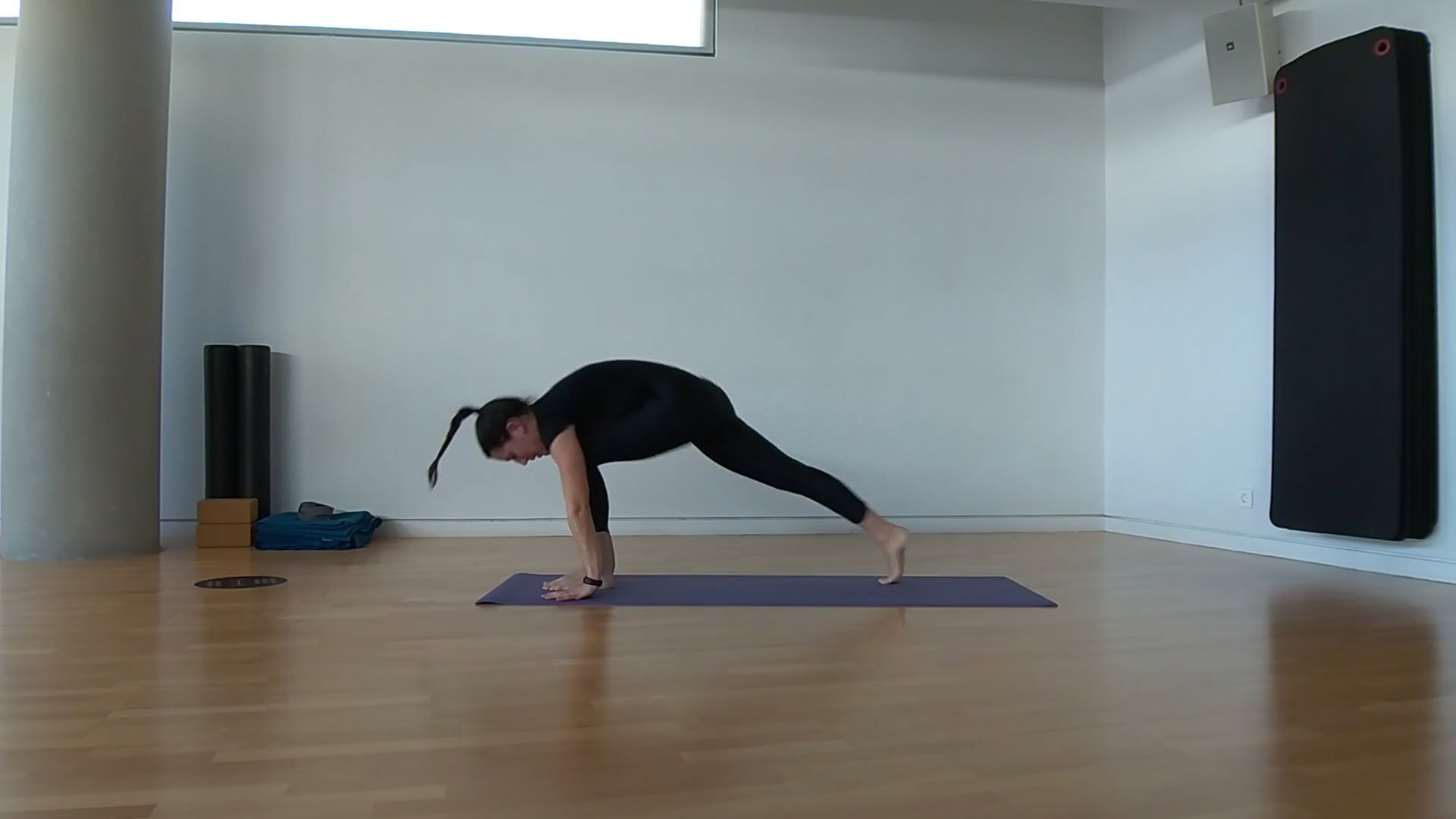 Yoga for Strength and Flexibility με την Δήμητρα Σκούρα