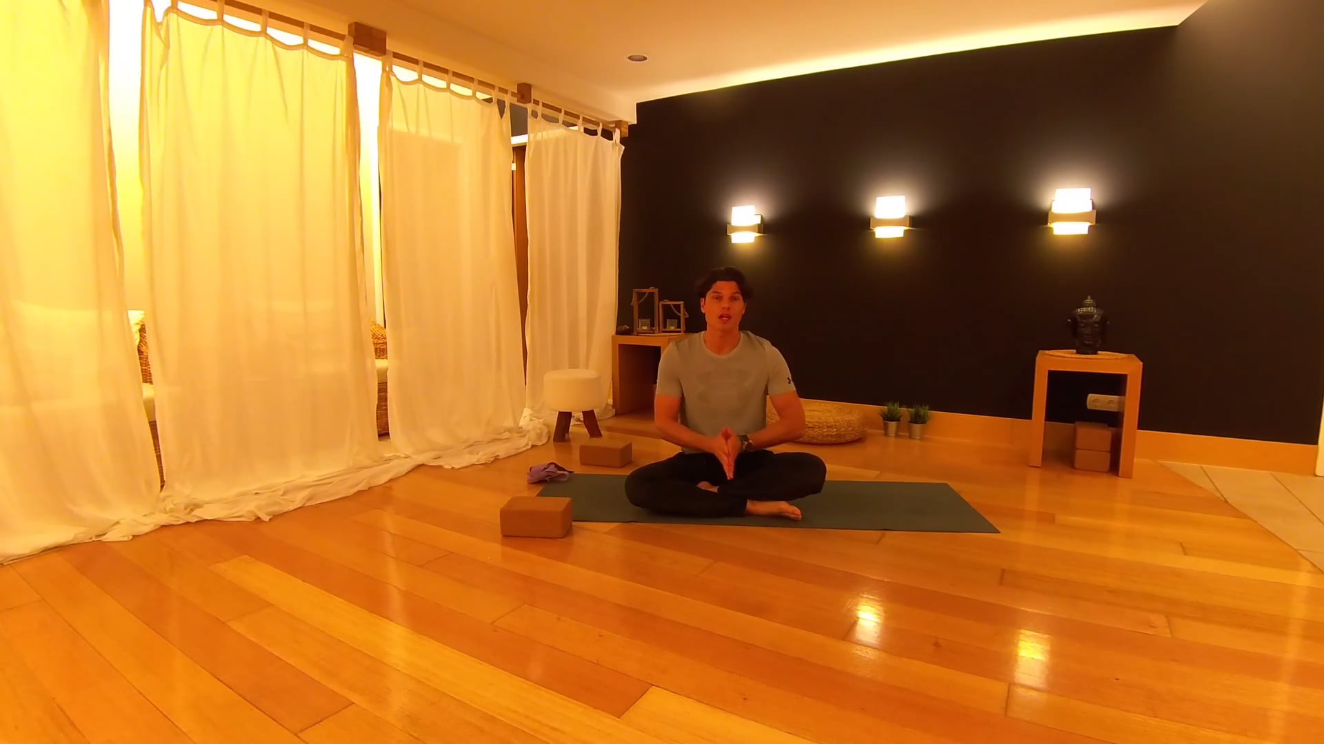 Yoga for strength and flexibility με τον Ίων Μάγκο